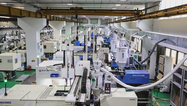 Mold injection high efficiency automated production