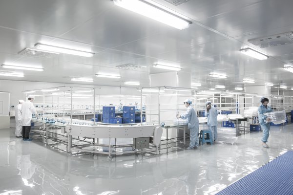 Xinliguang 315m 3 spraying 3 baking  Class 10,000 clean room automatic spraying line
